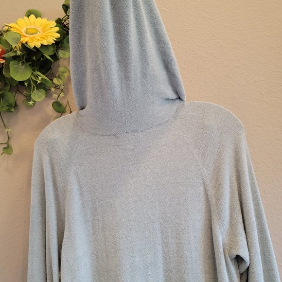 Barefoot Dreams | CozyChic Ultra Lite Hoodie | Silver Blue | Large - Picture 4 of 8